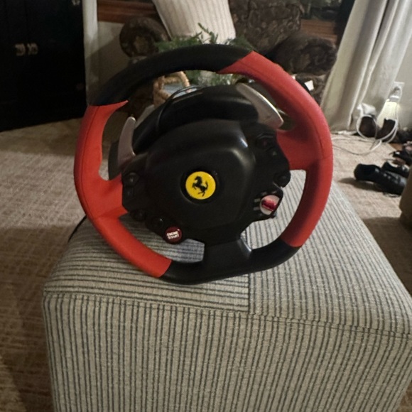 Thrustmaster ferrari steering wheel for xbox (with pedals) - Picture 2 of 6